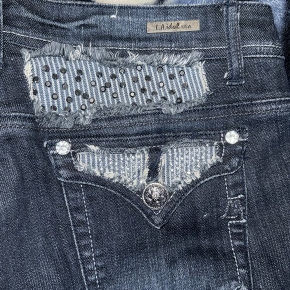 L.A. Idol Womens Distressed Dark Wash Denim Capri Jeans Size 9 Cotton/Spandex - Picture 7 of 10